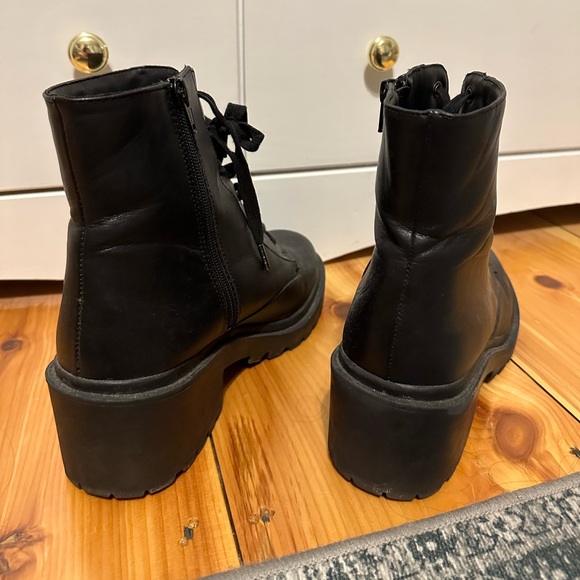 Boots - Picture 2 of 5